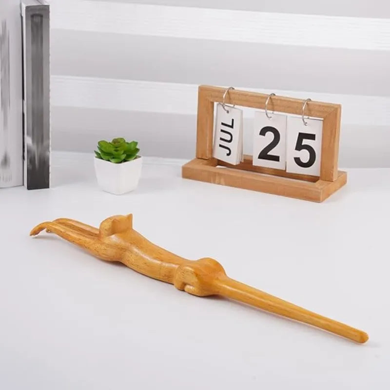 Cat-shaped Back Scratcher